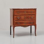 1040 2302 CHEST OF DRAWERS